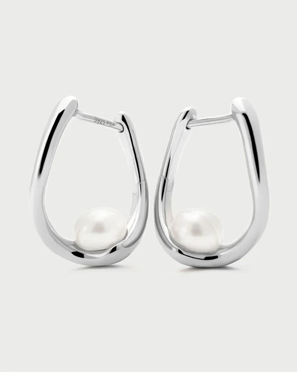 Dettaglio orecchino cerchio con perla PDPAOLA argento 925 placcatura rodio