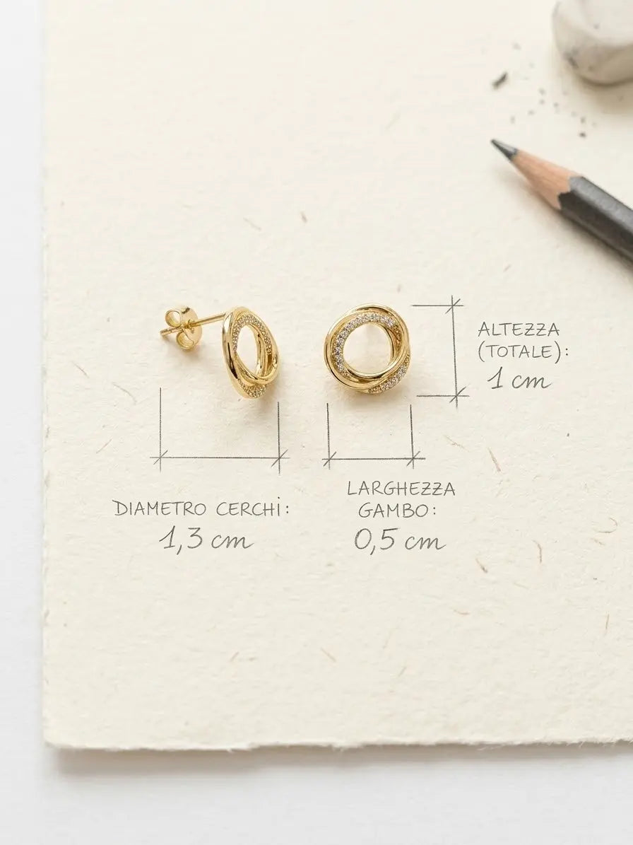 Orecchini a lobo con cerchi intrecciati in argento 925 dorato, vista frontale e laterale nella grafica delle misure, CICCO Gioielleria.