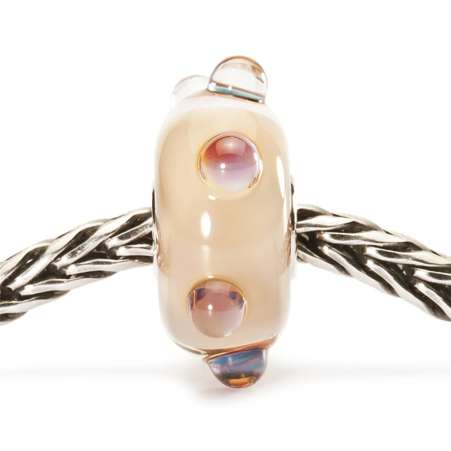Trollbeads TGLBE-10151 Luce di Luna Beige – Vista frontale su bracciale argento – Collezione Permanente