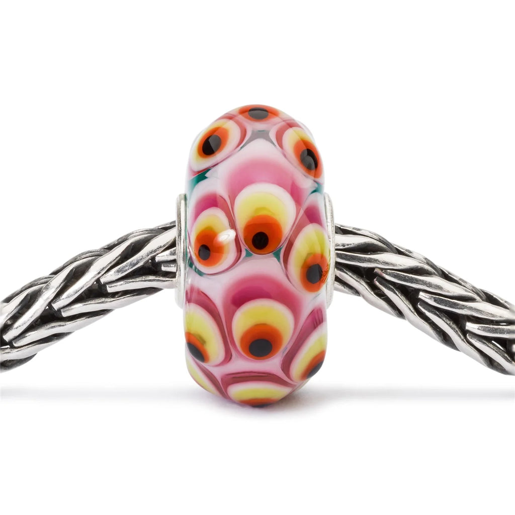 Trollbeads TGLBE-10421 Piume Granato – Vista frontale su bracciale argento – Collezione Museo fuori produzione