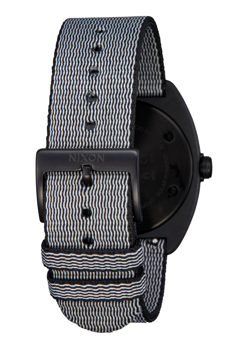 Orologio Nixon Light-Wave A1322-001 All Black – Vista laterale – Cicco Gioielleria