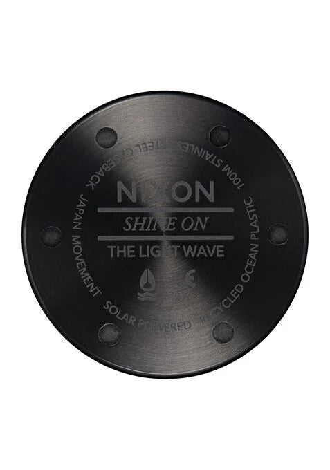 Orologio Nixon Light-Wave A1322-001 All Black – Dettaglio – Cicco Gioielleria
