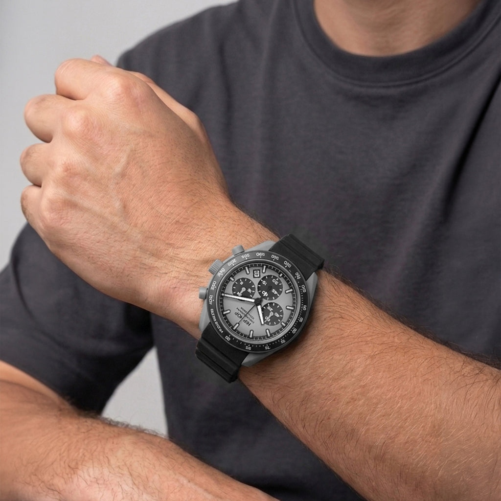 Orologio Hip Hop XT10 HWU1344 Graphite Black indossato – Cronografo sportivo al polso