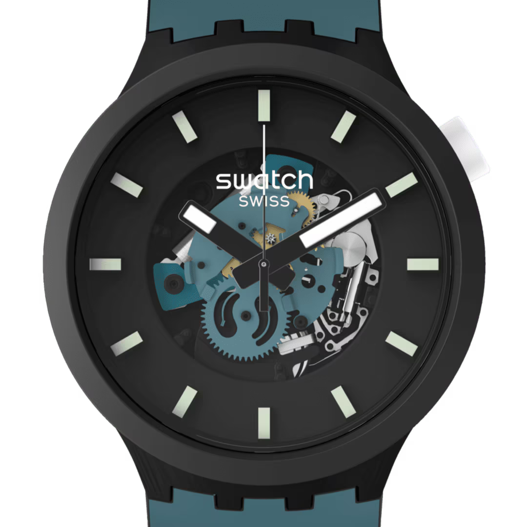 Dettaglio quadrante Swatch Night Trip Pay SB03B111-6000 – effetto 3D con stampa sugli indici, vetro di origine biologica, nero opaco