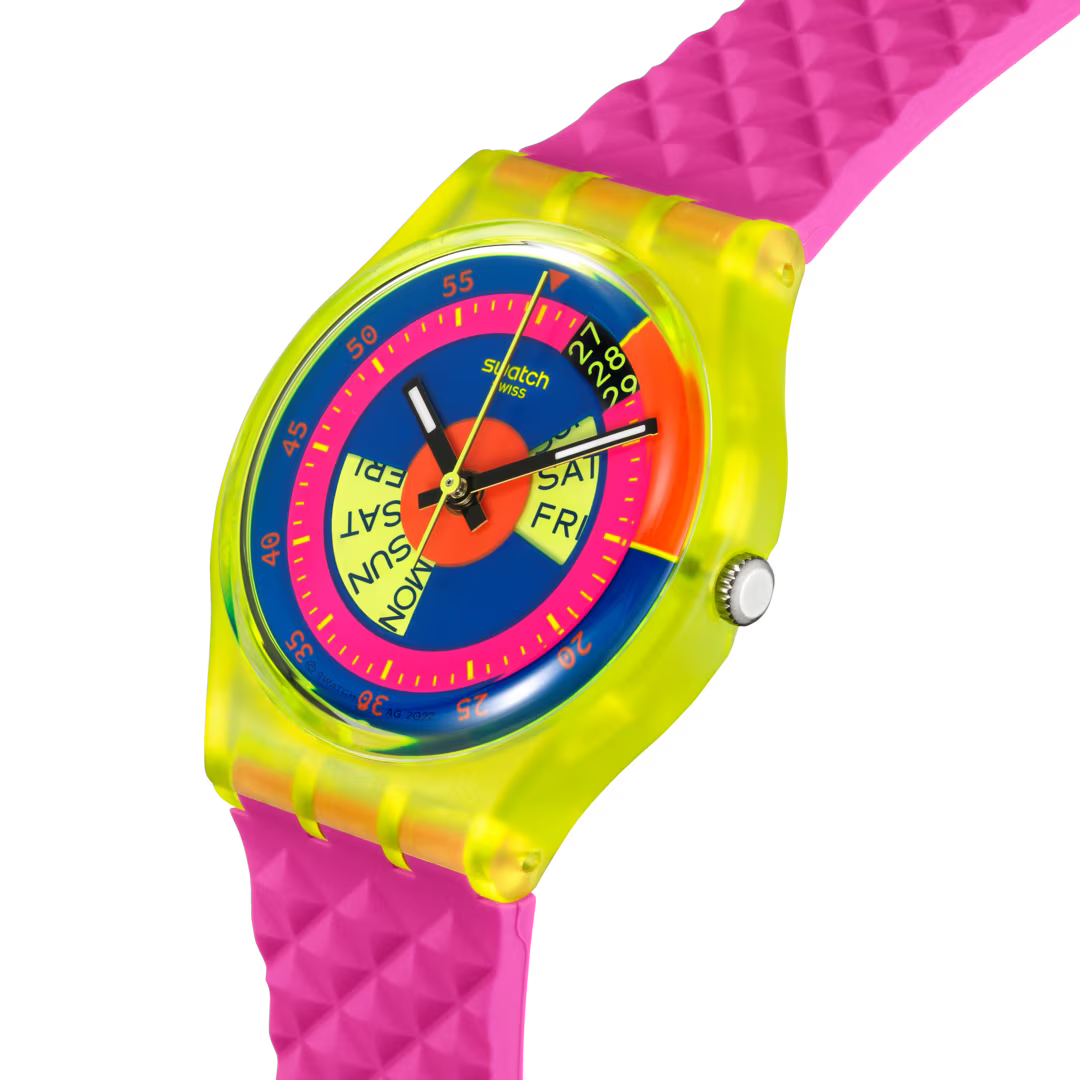 Dettaglio quadrante neon multicolore orologio Swatch SO28J700