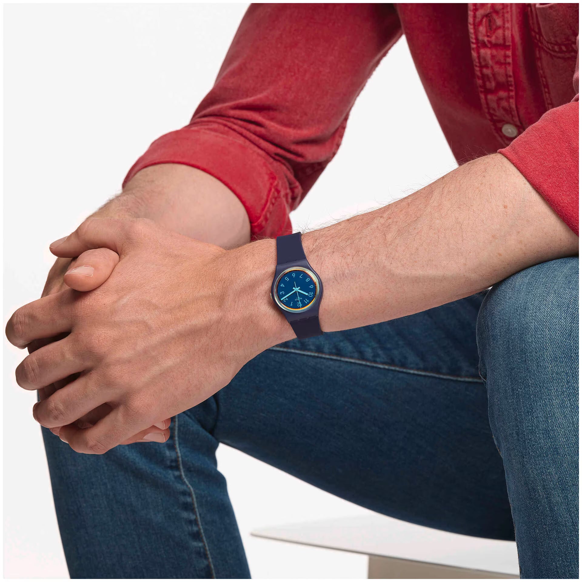 Orologio Swatch SO28N110 LA NIGHT BLUE indossato al polso