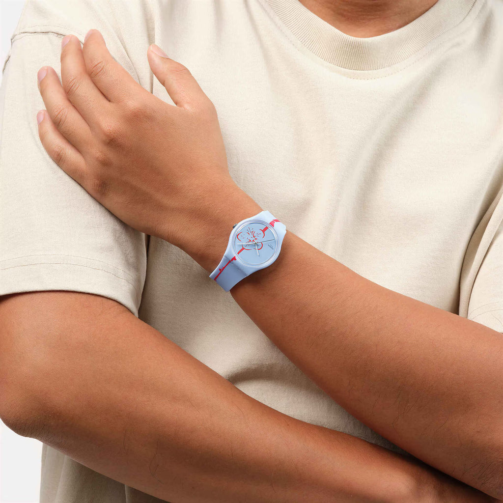 Swatch SO28Z136 Flowering Plum indossato al polso