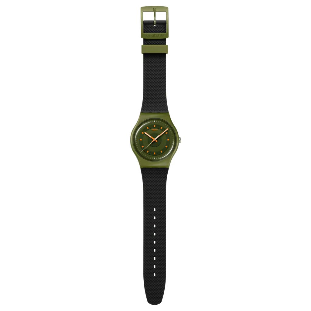 Swatch SO29G113 – Orologio verde biosourced su sfondo neutro