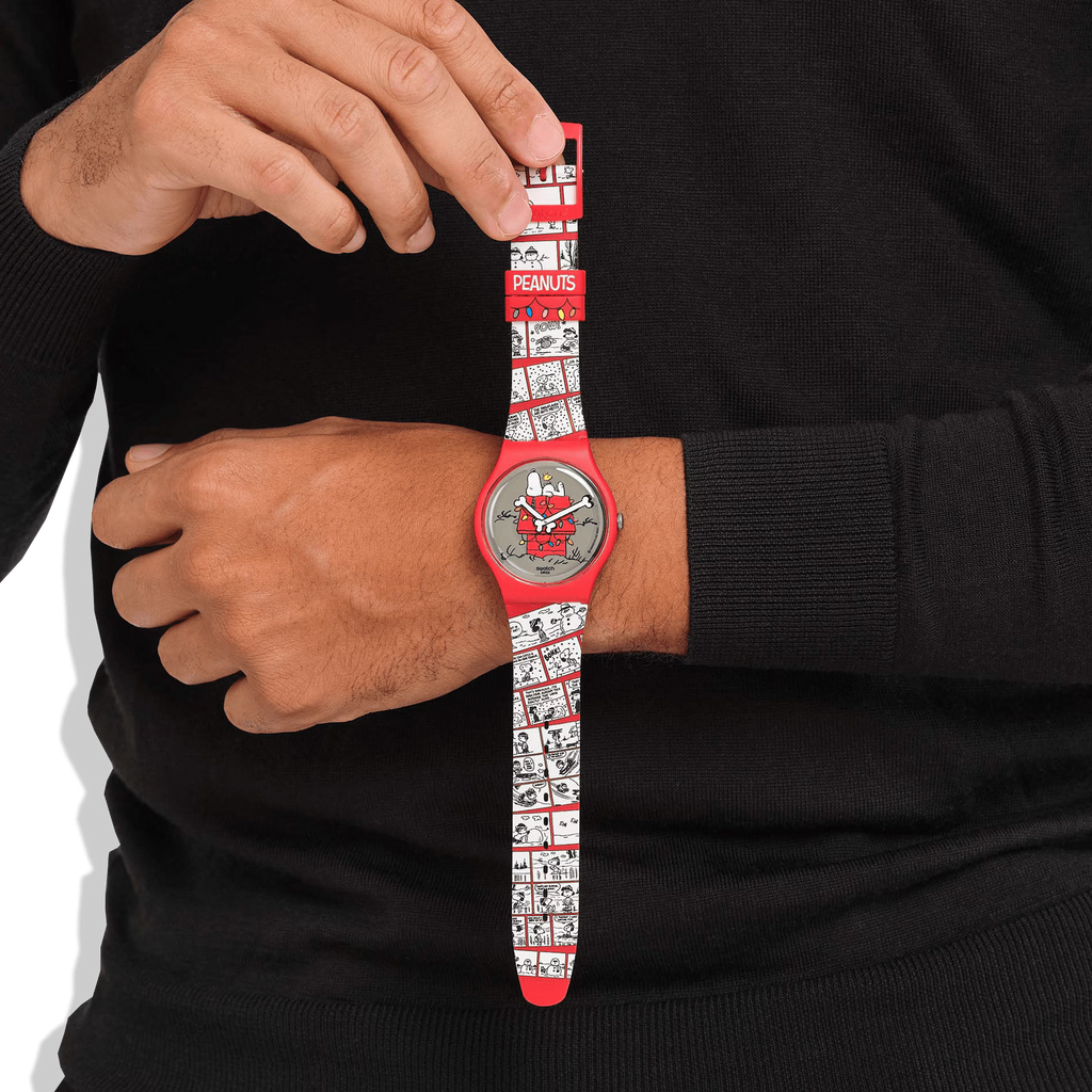 Swatch SO29Z109 Chomp! x Peanuts indossato – Special Edition Natale con cinturino silicone rosso
