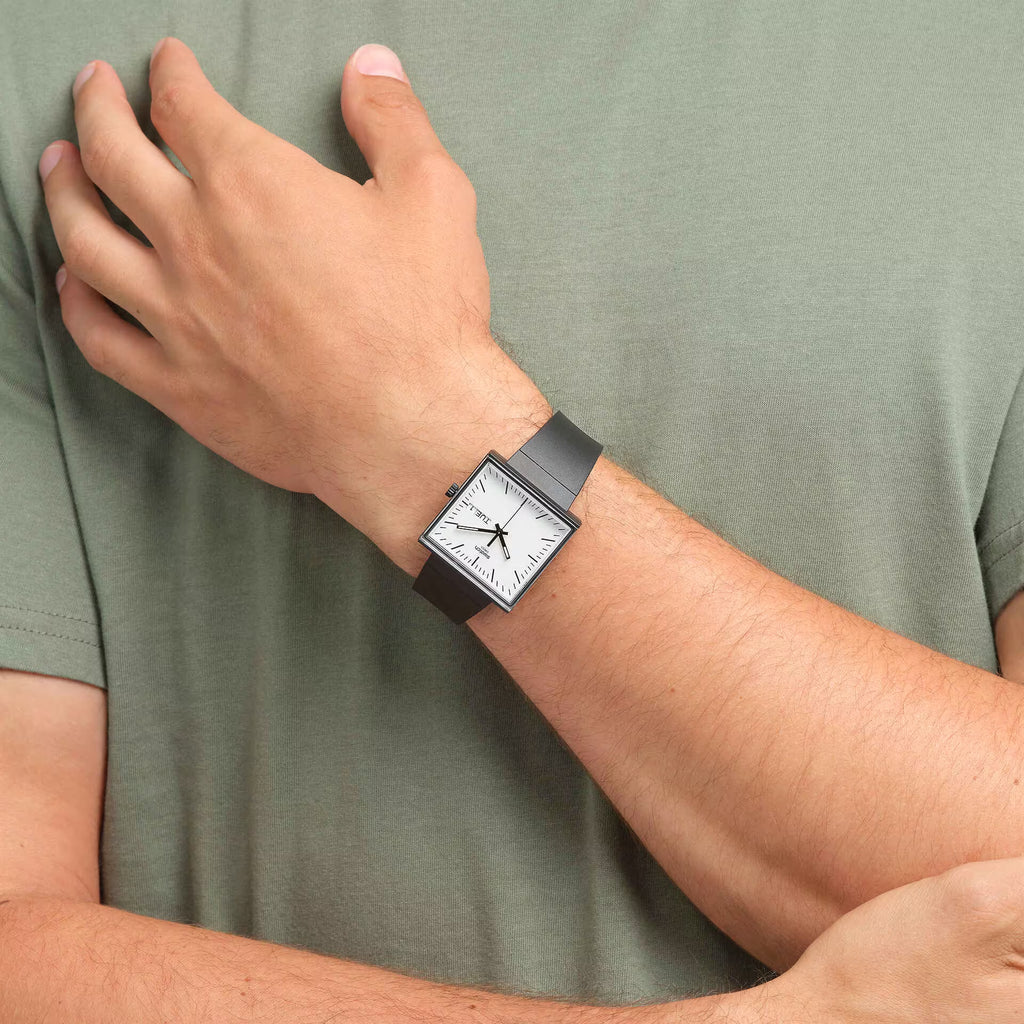 SO34B700 - WHAT IF…BLACK?