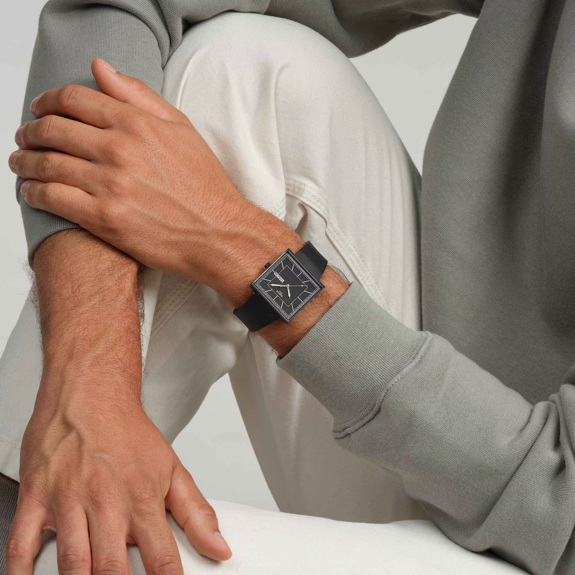 SO34B701 - WHAT IF…BLACKAGAIN?