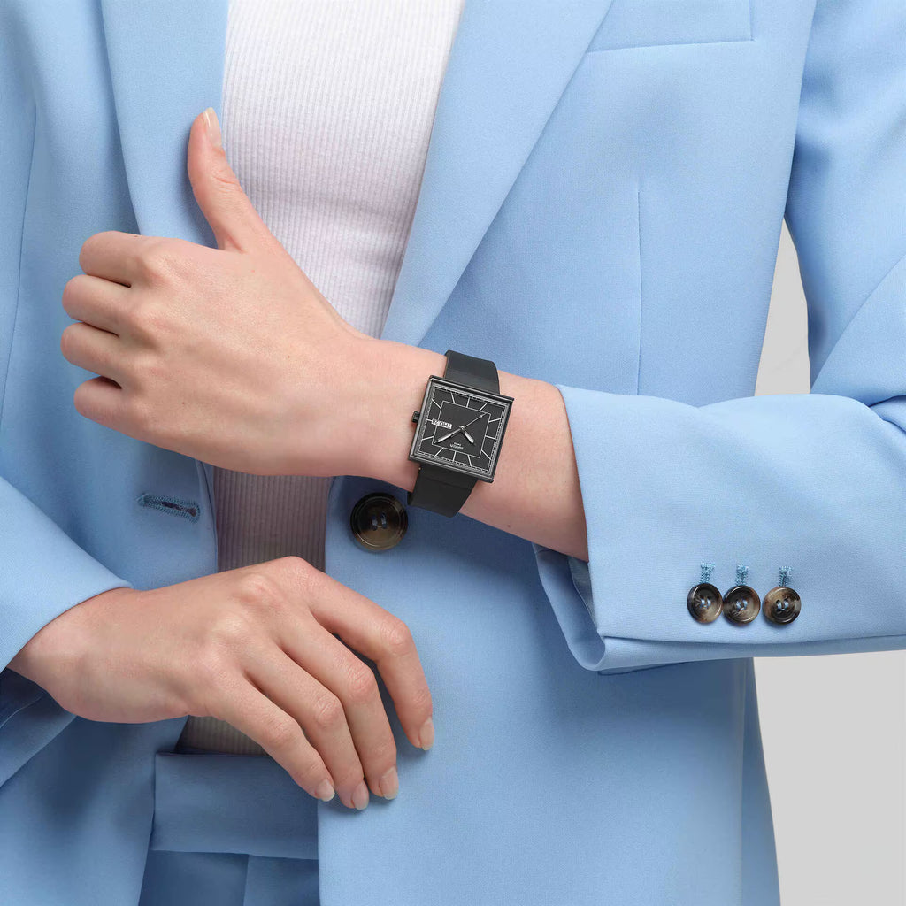 SO34B701 - WHAT IF…BLACKAGAIN?