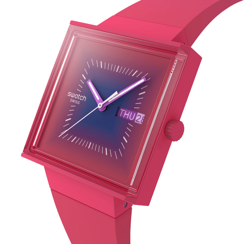 Swatch SO34R700 Squarely Berry What If – Dettaglio quadrante viola-rosa con lancette luminescenti | CICCO Gioielleria