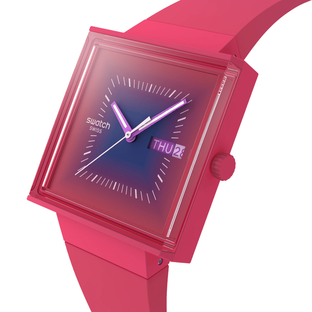 Swatch SO34R700 Squarely Berry What If – Dettaglio quadrante viola-rosa con lancette luminescenti | CICCO Gioielleria