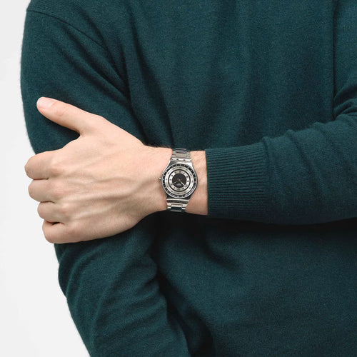 Orologio Swatch Skin Irony Rings of Irony SS07S121G – Indossato al polso – Cicco Gioielleria