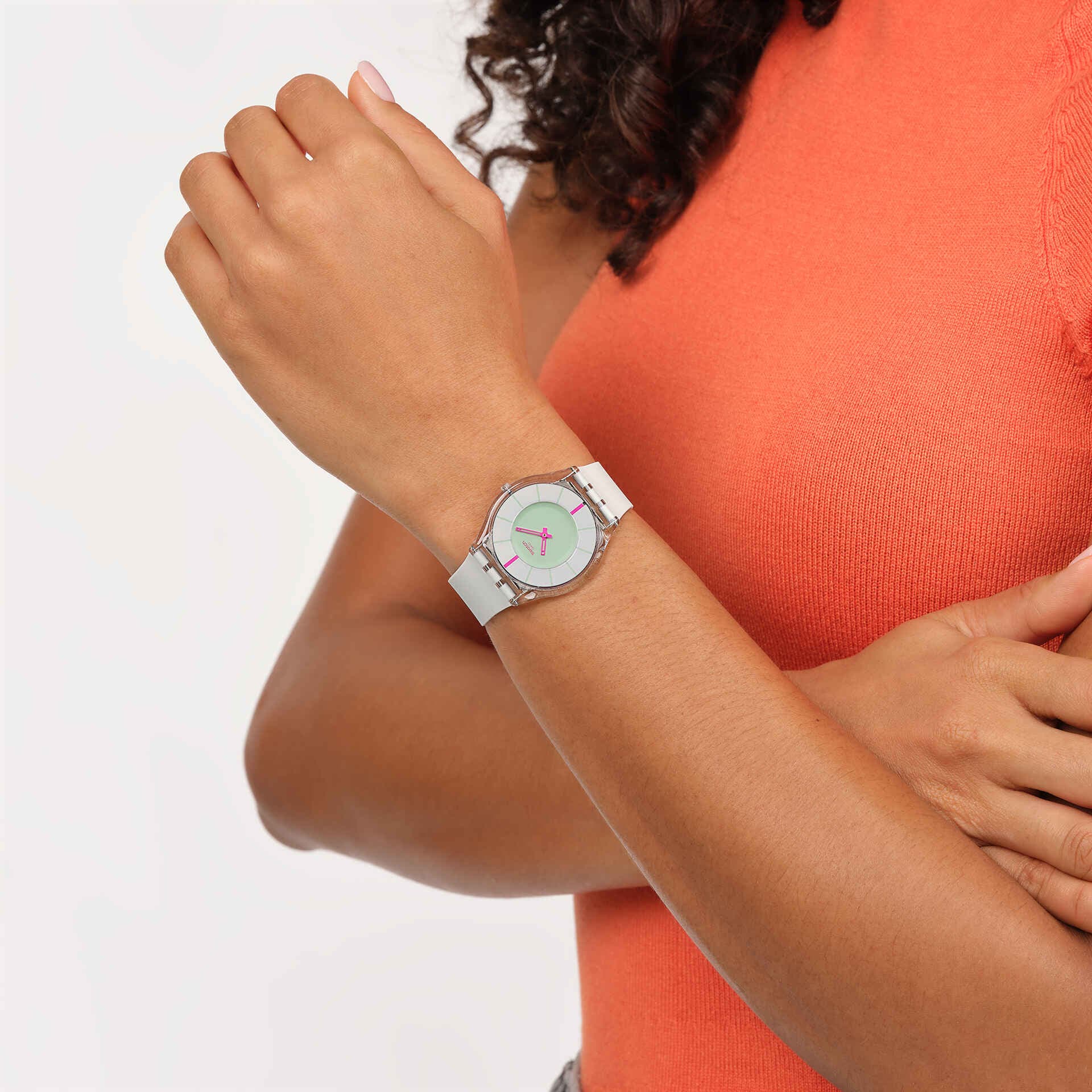 Swatch SS08K124 – Indossato al polso – Orologio Skin ultrasottile verde e rosa