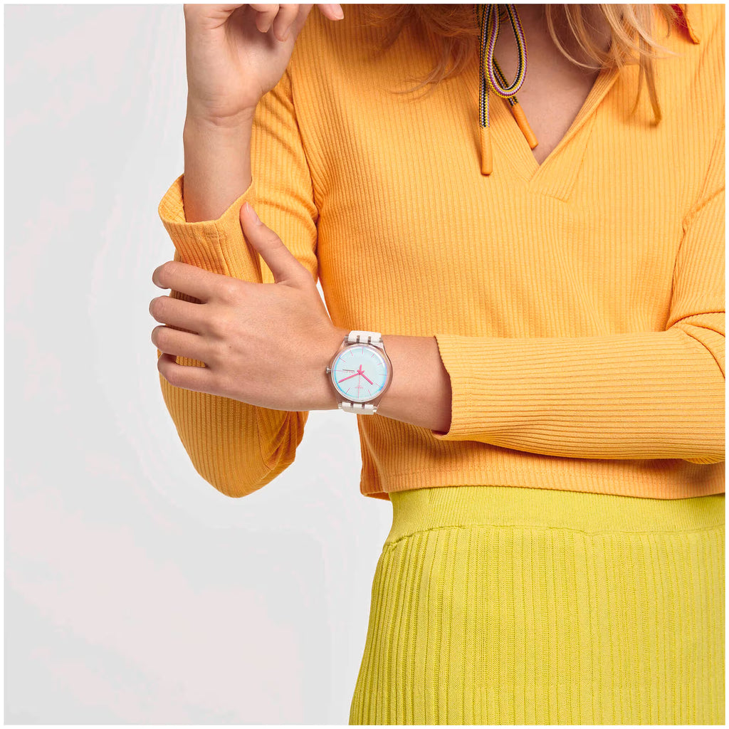 Swatch New Gent SUOW700 Polawhite – Orologio uomo indossato al polso, scatto lifestyle – CICCO Gioielleria