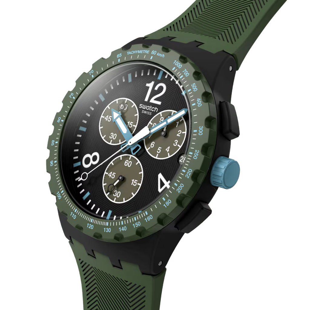 Swatch Bioceramic Chrono SUST402 Olive Rush – Vista frontale con cinturino alternativo – SWATCH