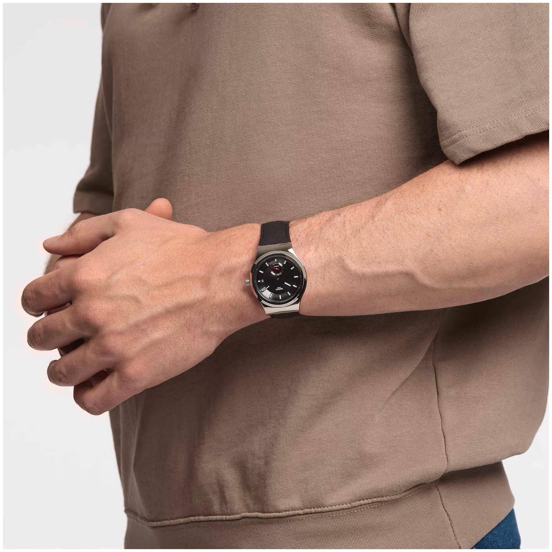 Swatch Irony SY23S400 Petite Seconde Black – Orologio Petite Seconde indossato al polso, scatto lifestyle – CICCO Gioielleria