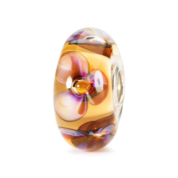 Trollbeads TGLBE-10169 Violette Ambra – Charm in vetro ambra con violette fuori produzione da CICCO Gioielleria