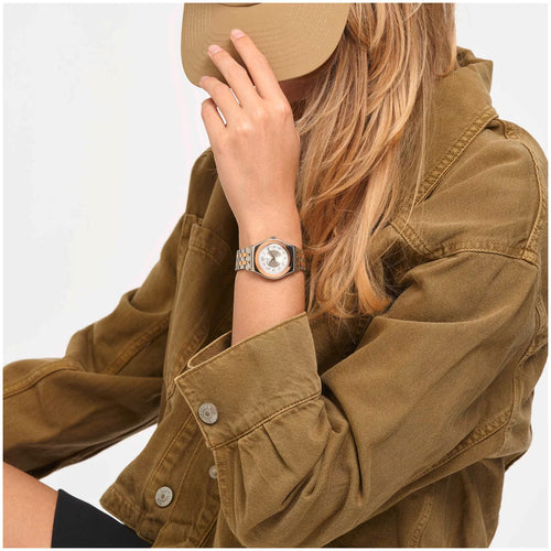 Swatch Irony YLS454GC Midimix – Orologio in acciaio Lady indossato al polso, scatto lifestyle – CICCO Gioielleria