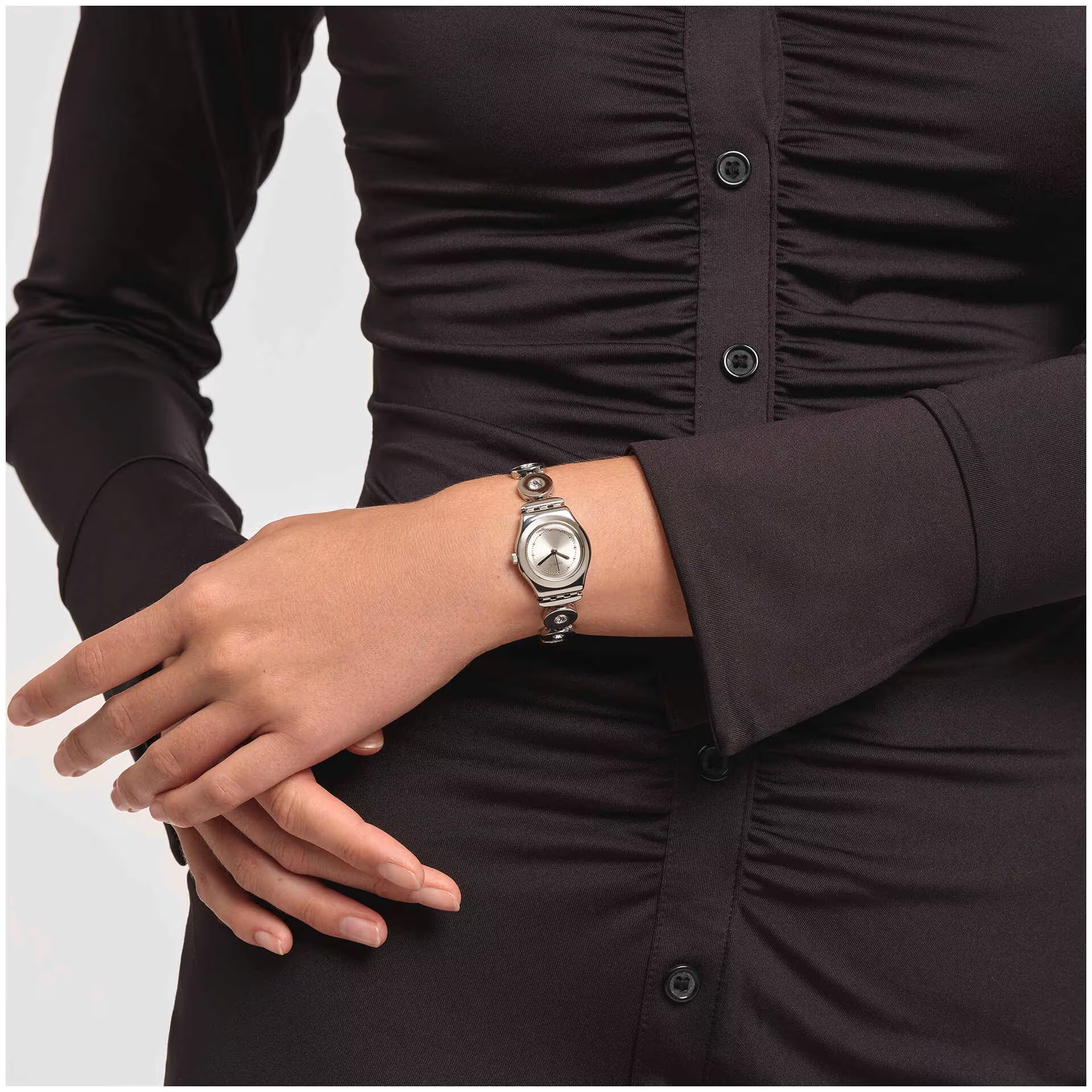 Orologio Swatch Irony Inspirance YSS317G – Donna Acciaio con Strass – indossato