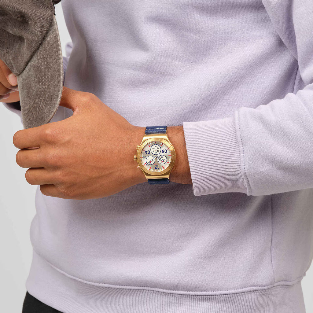 Swatch Irony YVG419 Captain's Dream – Orologio in acciaio indossato al polso, scatto lifestyle – CICCO Gioielleria