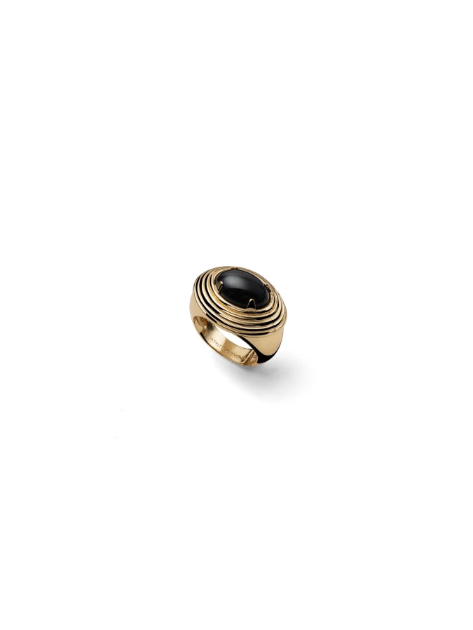 Anello Unoaerre Joya 2872 – Anello maxi dorato con onice nero su sfondo neutro – CICCO Gioielleria
