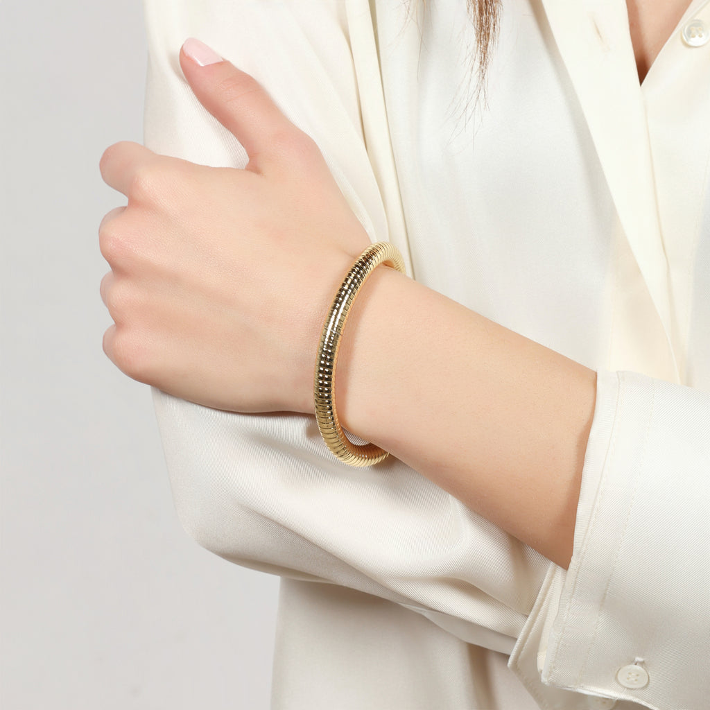 Bracciale Rigido Tubogas Dorato Tubolare UNOAERRE - dettaglio lavorazione tubogas - CICCO Gioielleria
