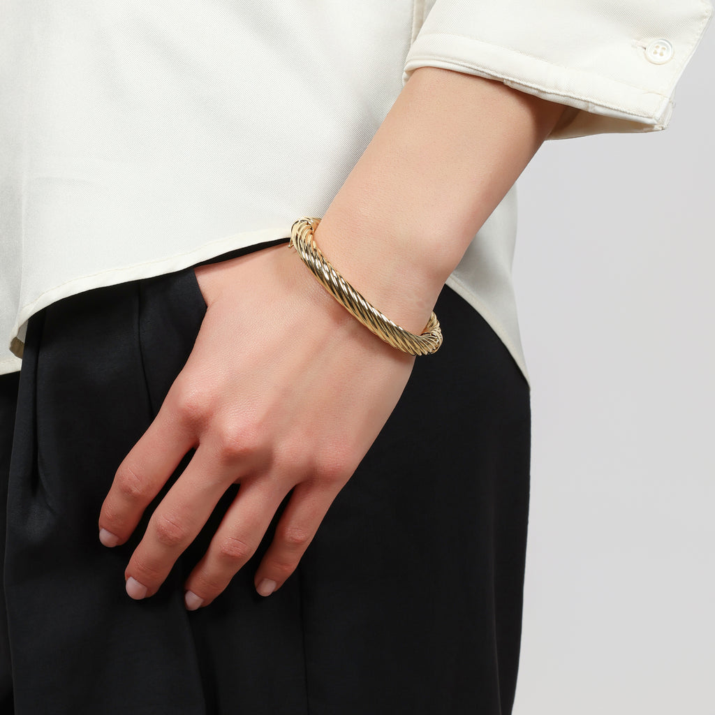 Bracciale Torchon Dorato UNOAERRE - vista indossato - CICCO Gioielleria