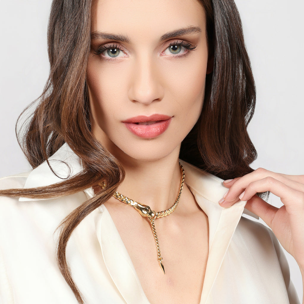 Collana con Testa di Serpente UNOAERRE - vista indossata - CICCO Gioielleria