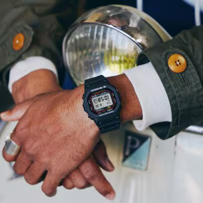 Orologio Casio G-Shock DW-5000R-1A – Indossato al polso – Cicco Gioielleria