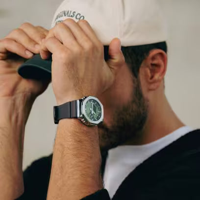 Casio G-SHOCK GBM-2100A-1A3ER indossato – Orologio metallico Bluetooth solare – CICCO Gioielleria