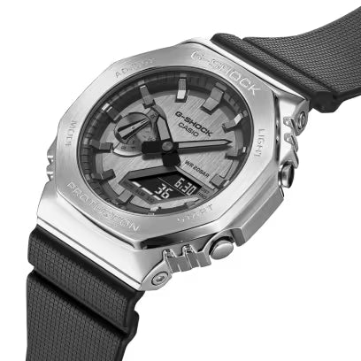 Profilo Casio G-Shock GM-2100-1AER resistente 20 bar cinturino resina nera