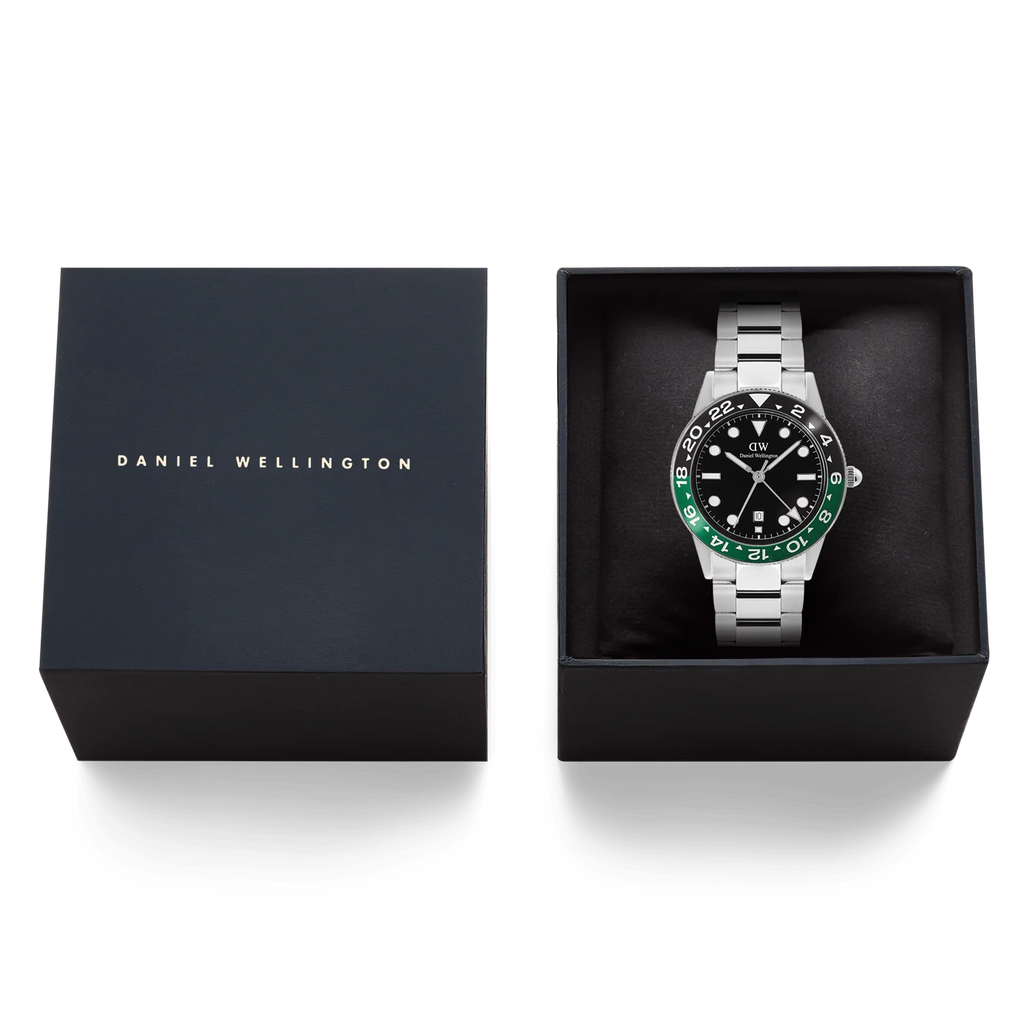 DW00100920 - Iconic GMT Link Black Green Ceramic Bezel Silver