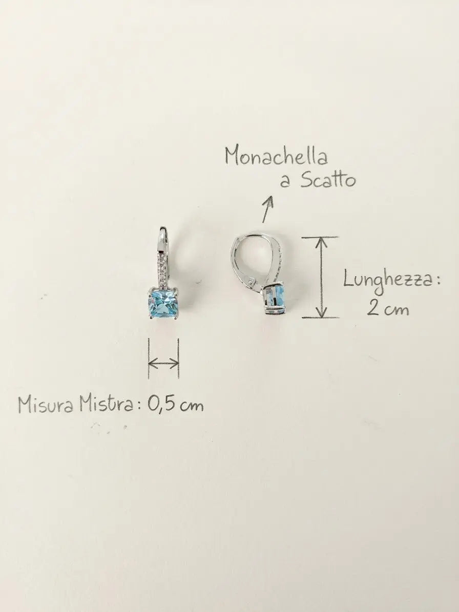 Orecchini OR0179 in argento 925 con monachella a scatto, lunghezza totale 2 cm e pietra azzurra da 0,5 cm, CICCO Gioielleria.