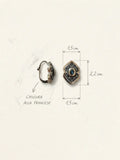 Misure degli orecchini OR0160 in argento 925: altezza 2,2 cm, larghezza 1,5 cm e chiusura alla francese, CICCO Gioielleria.