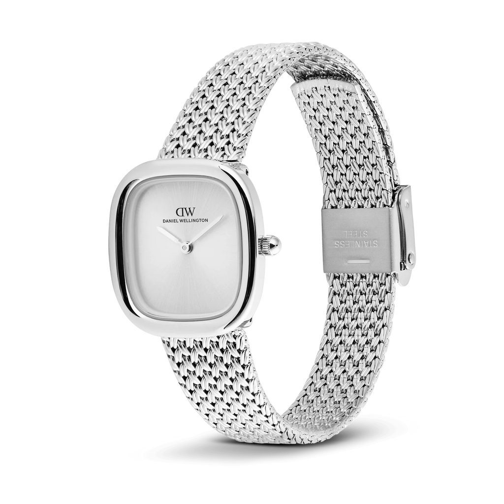 Daniel Wellington DW00100963 vista laterale – Bracciale mesh intrecciato argento al polso
