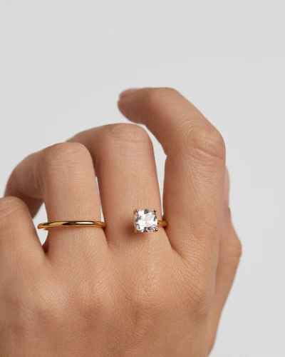 Anello PDPAOLA placcato oro 18K con zirconi bianchi indossato, CICCO Gioielleria