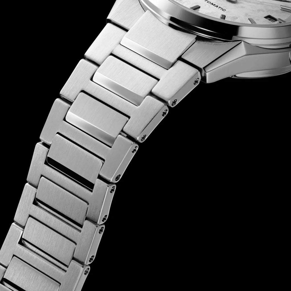 Casio EFK-110D-7A – Dettaglio del cinturino – Orologio da Cicco Gioielleria