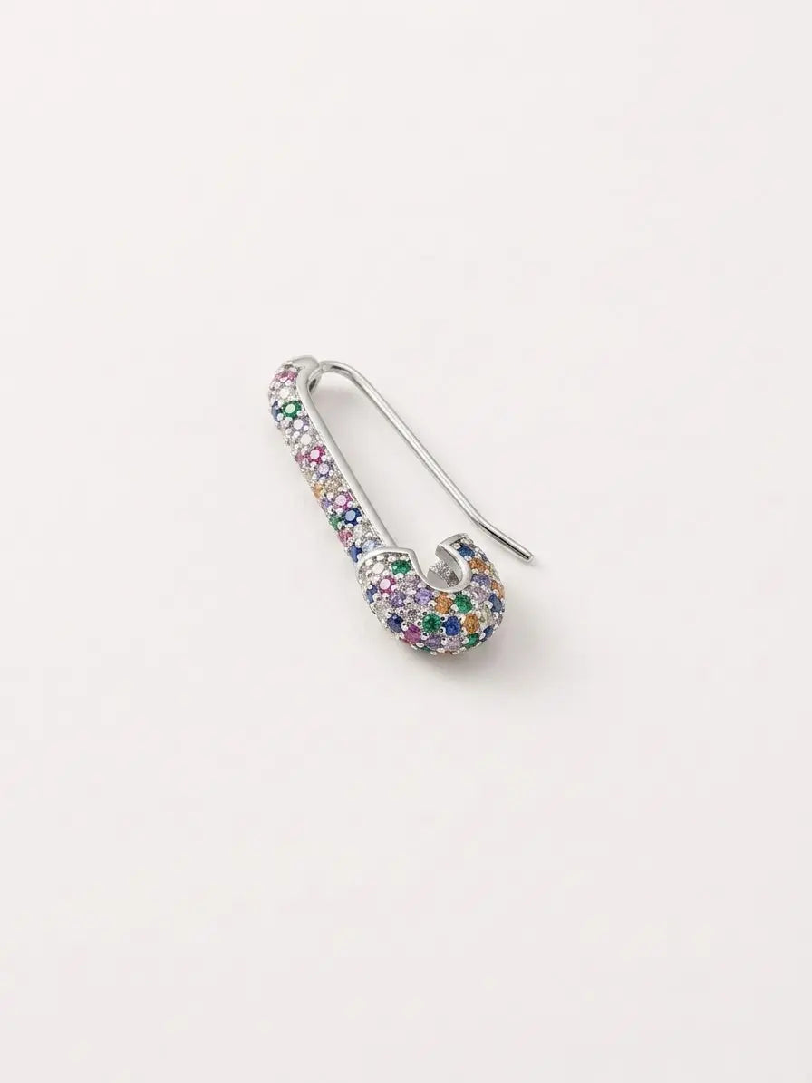 Monorecchino a spilla da balia OR0121 in argento 925 con zirconi colorati su sfondo neutro, CICCO Gioielleria.