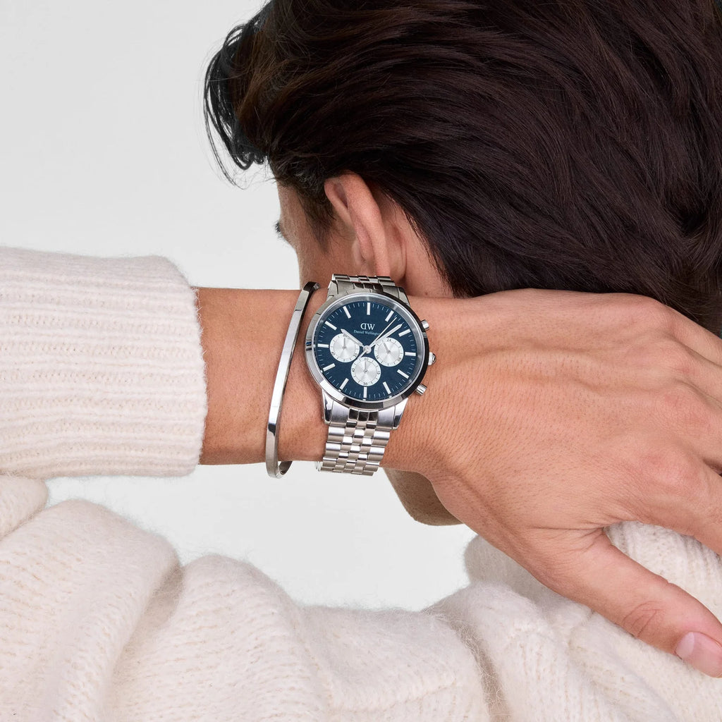 Orologio Daniel Wellington Iconic Chronograph Arch 5-Link Arctic Panda Silver DW00100874 Indossato | CICCO Gioielleria
